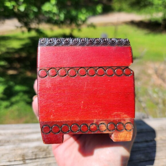 Vintage Hand Carved Wooden Polish Trinket Box With Intricate Circle & Swirl Desi - Picture 7 of 12